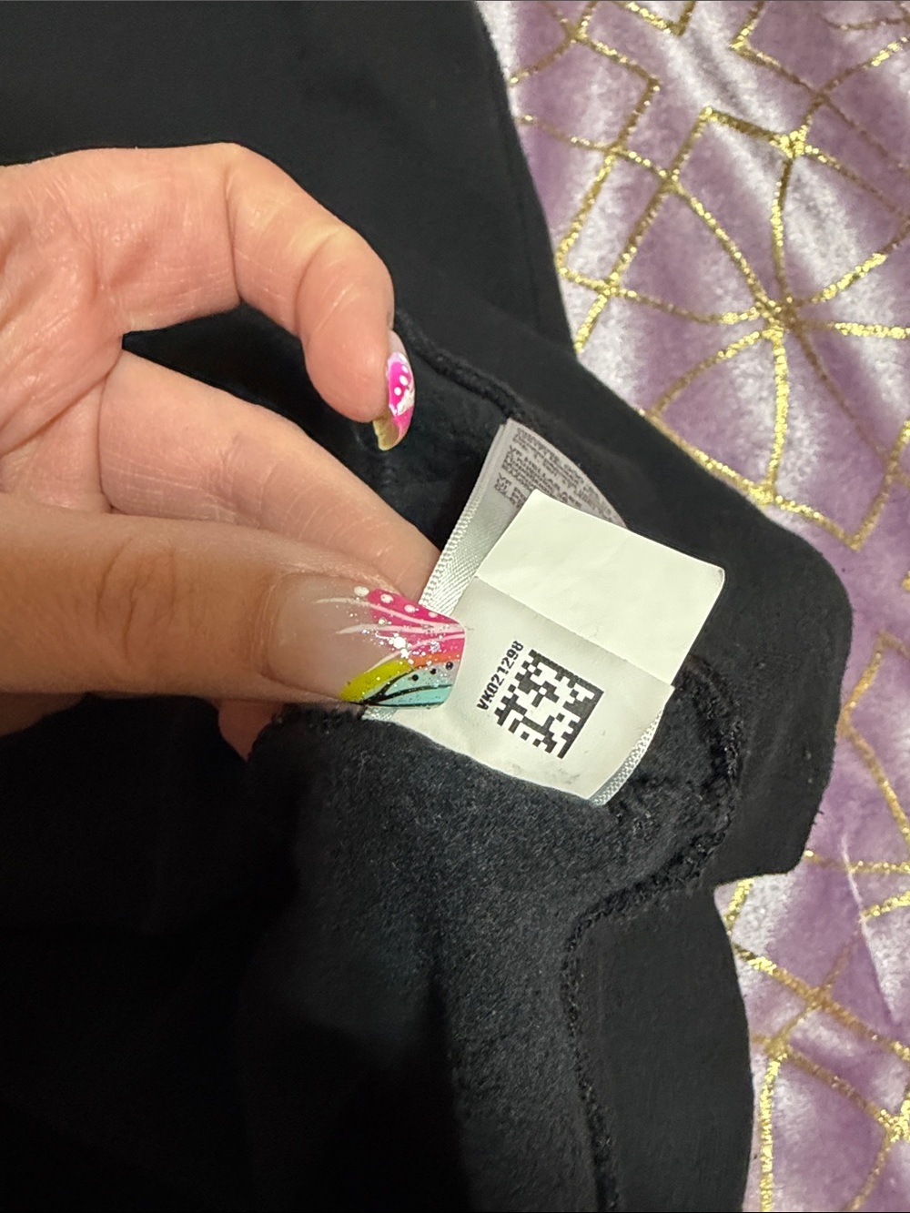 ๐ฅ WOMANS The North Face Black Hoodie with White Logo - Picture 9 of 10